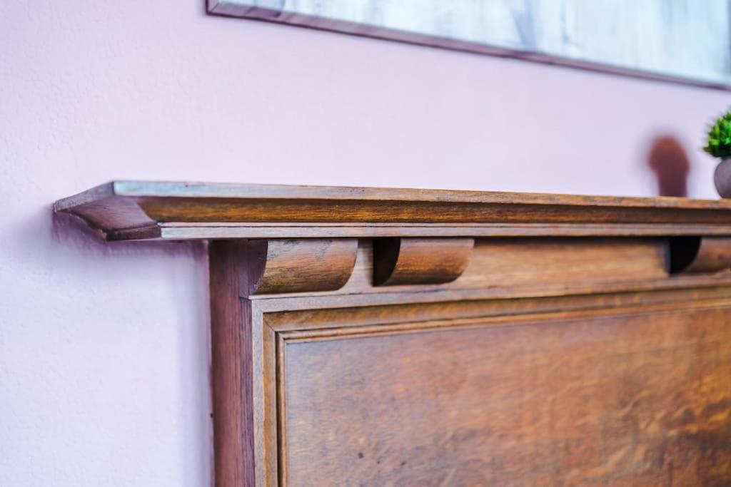 Pink Palace - Central Apartment Честер Экстерьер фото